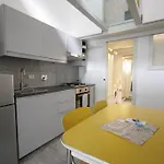 Apartman Loft 33 *